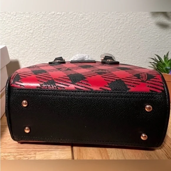 VON DUTCH NWT BLACK AND RED plaid bowling bag FULL INCLUSION - Picture 7 of 11